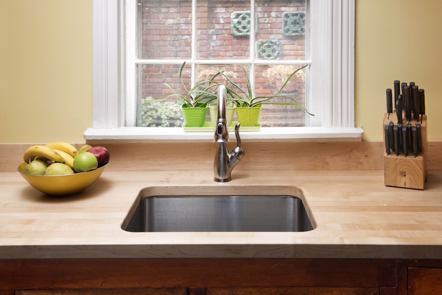 Choosing an Overmount or Undermount sink Kitchen Saver